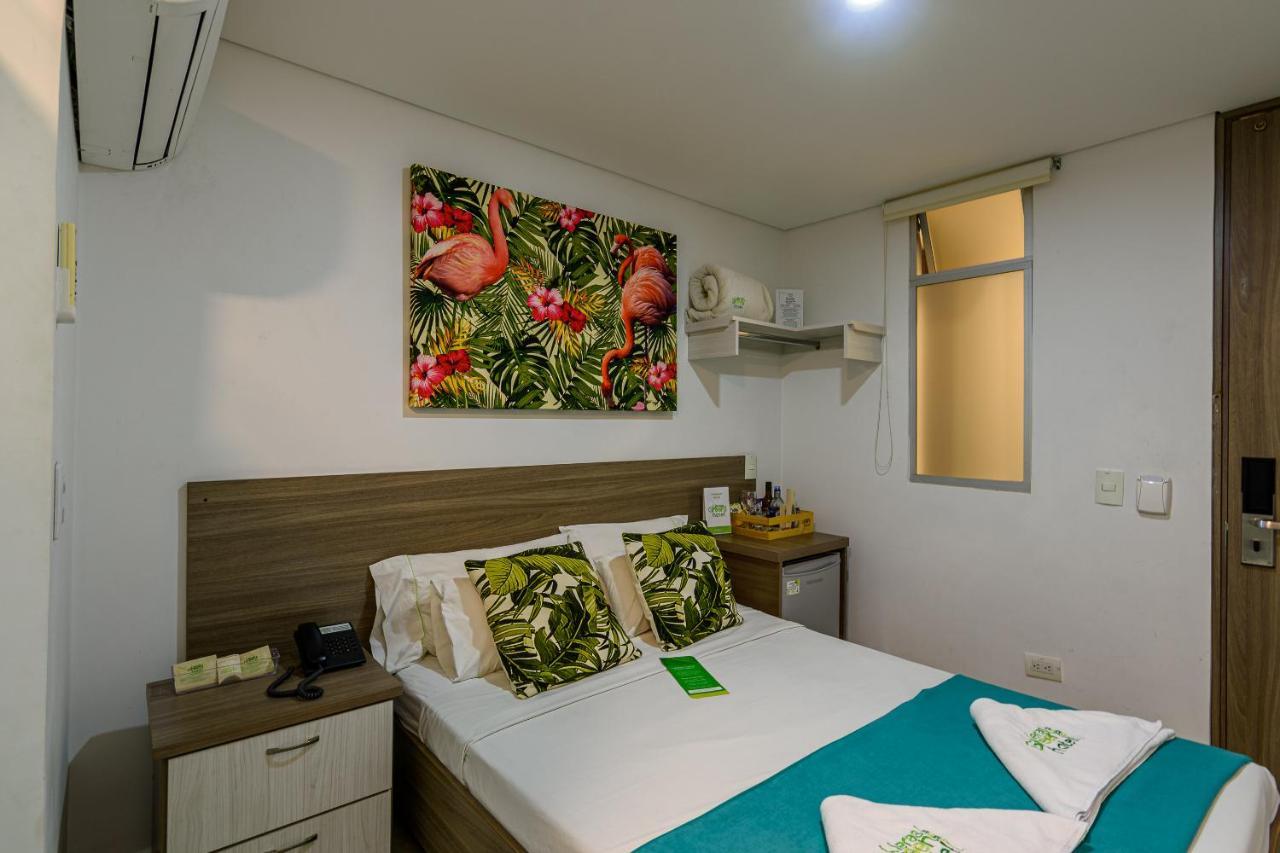 מדיין Lleras Green Hotel מראה חיצוני תמונה