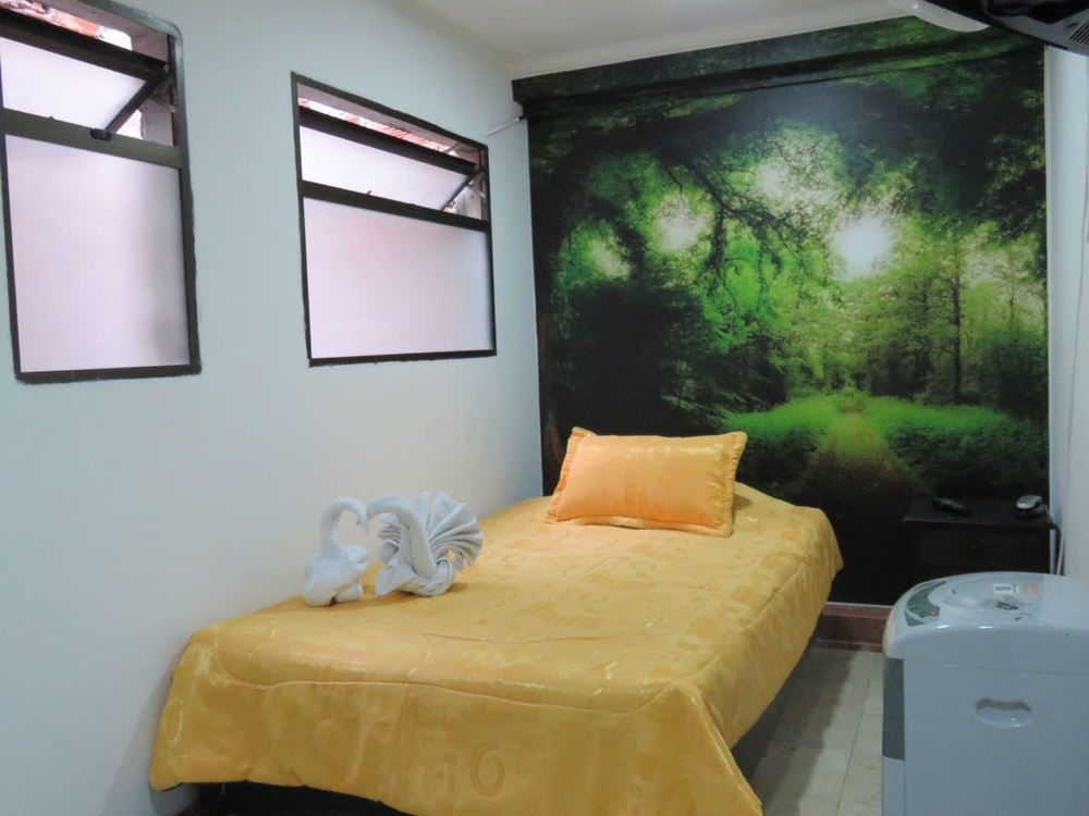 מדיין Lleras Green Hotel מראה חיצוני תמונה