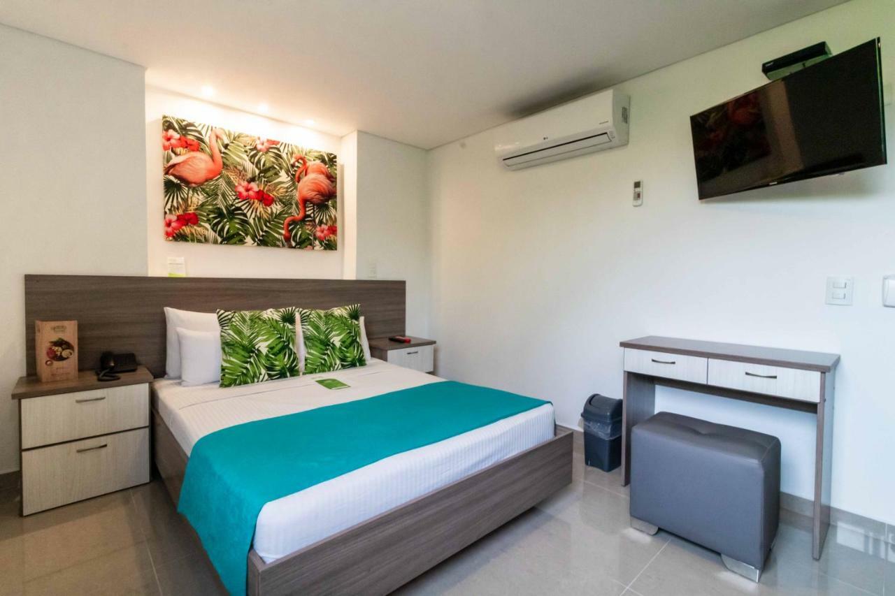 מדיין Lleras Green Hotel מראה חיצוני תמונה